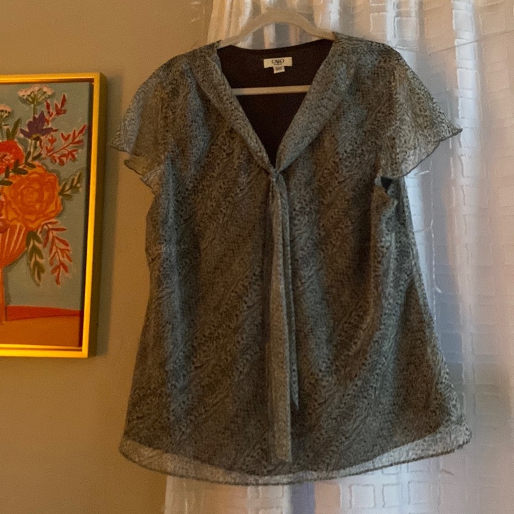 Women’s blouse and skirt matching set!